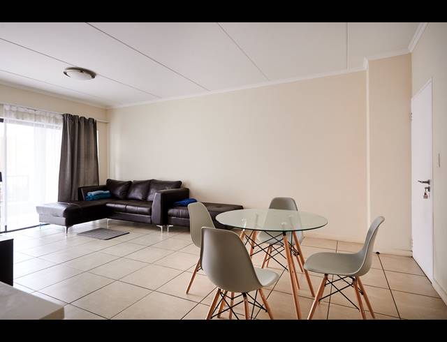 3 BEDROOM APARTMENT RENTED IN OLIVEDALE